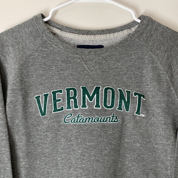 University of Vermont UVM Catamounts crewneck sweater for student, parent, alum - Picture 3 of 9
